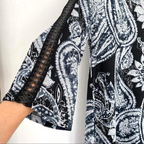 Papillon shift  dress with crew neckline, 3/4 length sleeves, stretch knit, midi - Picture 5 of 10